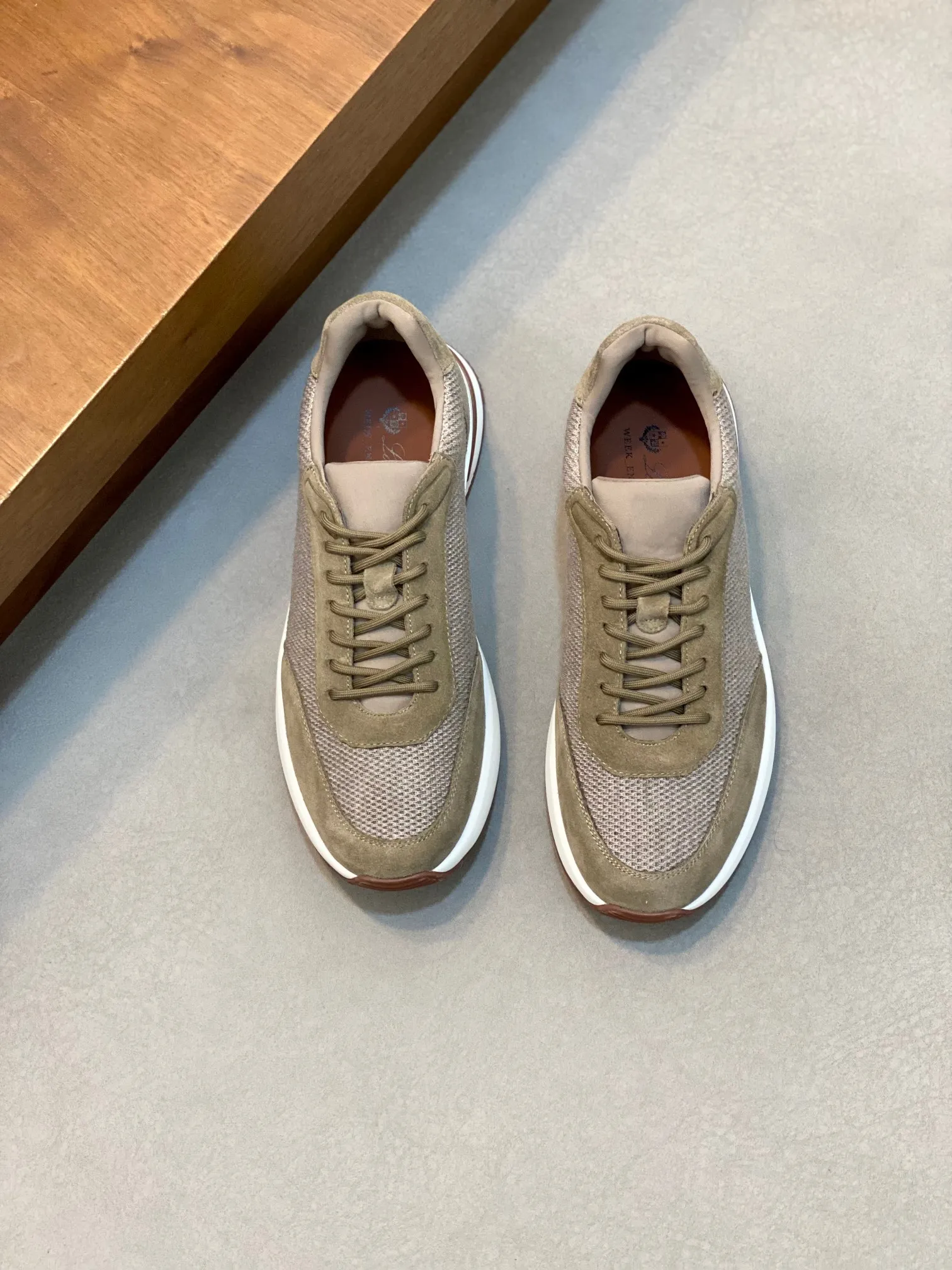 Factory price: 480💰 Loro Piana - Classic casual shoes, men's lace-up casual shoes and sneakers, high-quality lightweight and comfortable fabrics, suitable for outdoor leisure, the color scheme is young and energetic, and it looks great with sportswear or casual suits! Code number: 38-44 (45, 46, can be customized)